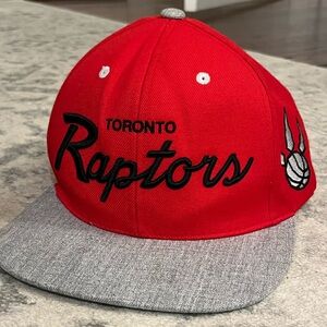 Toronto Raptors Red and Gray Mitchell & Ness Snapback Hat